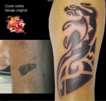 Tatuaje de un lagarto maorí
