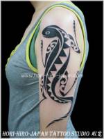 Tatuaje de lagarto tribal