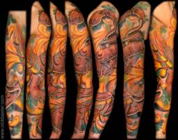 Tatuaje de mangas en el brazo