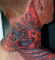 Tatuaje de piel extraterrestre en la nuca