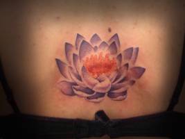 Tatuaje de una flor de loto