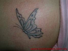 Tatuaje de una mariposa pequeñita
